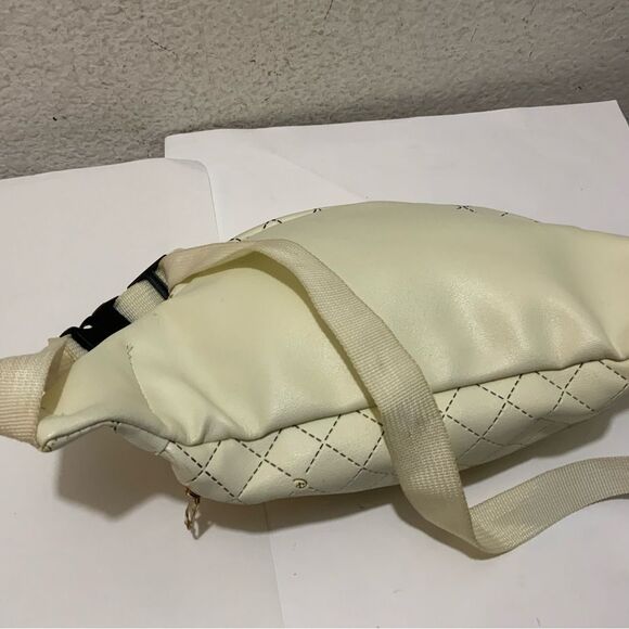 Loungefly Disney Logo Quilted White Cream Fanny Pack - Picture 7 of 10